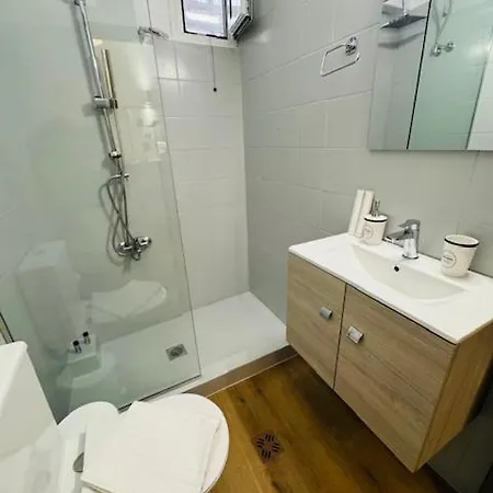 B&g In The Center Of * Πάτρα