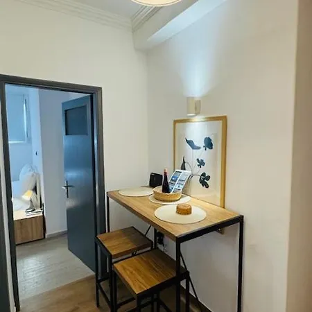 B&g In The Center Of