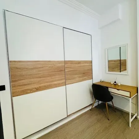 B&g In The Center Of