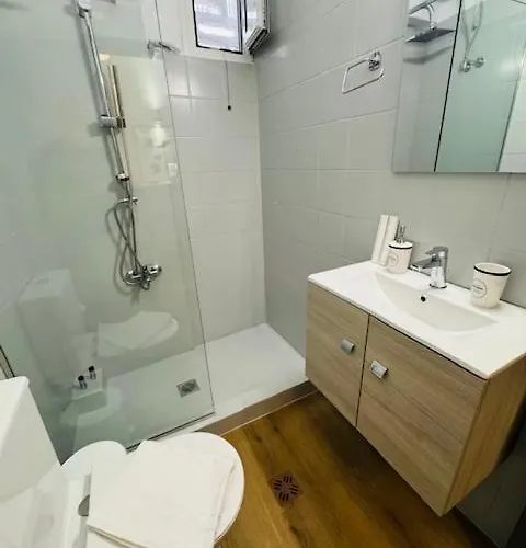 B&g In The Center Of * Πάτρα