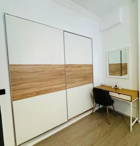 B&g In The Center Of